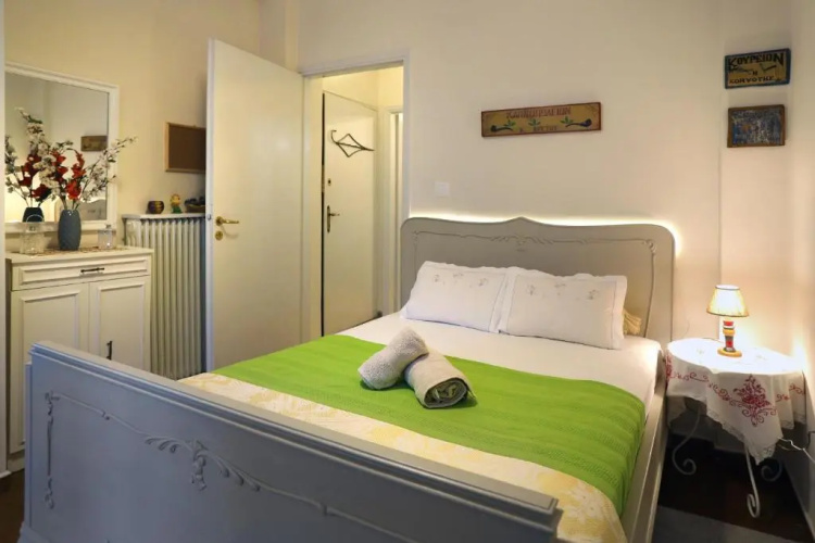 Aristotle's studio apartment