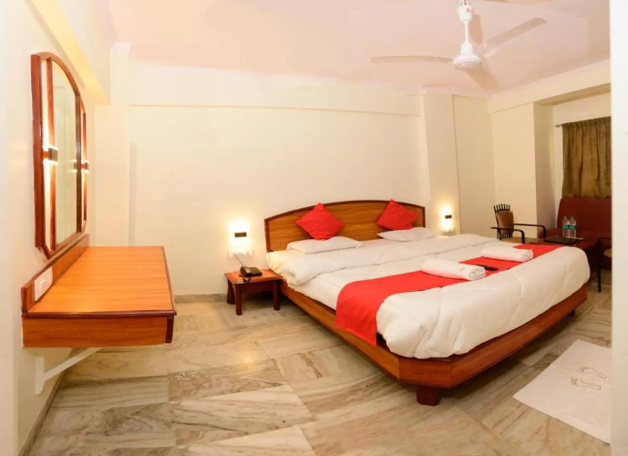 Raja Hotel