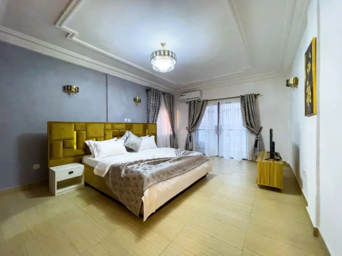 G&G Residency