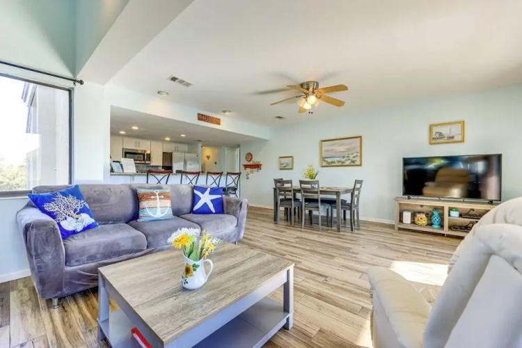 Beachside St Augustine Resort Condo, 6 Mi to Dtwn!