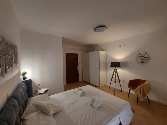 1 Bedroom Apartment with balcony and with view