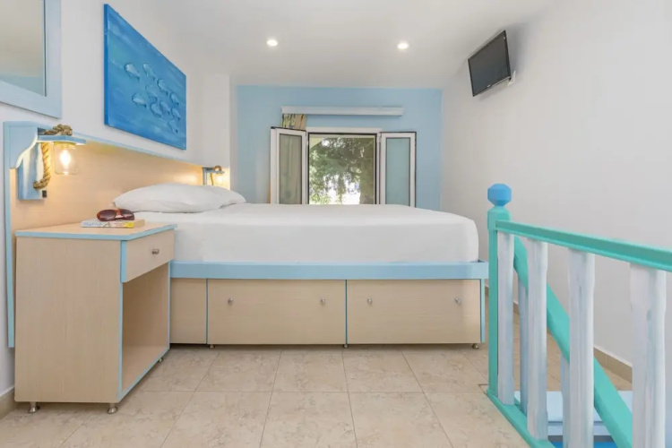 Haraki Mare Studios & Apartments