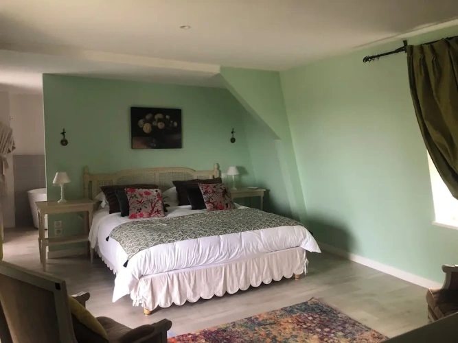 1 Bedroom Luxury Cottage with garden view