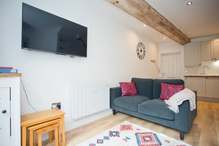 2br-central-15minwalktobeach-freeparking-wifi