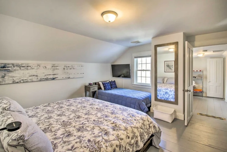 4 Bedrooms Cottage