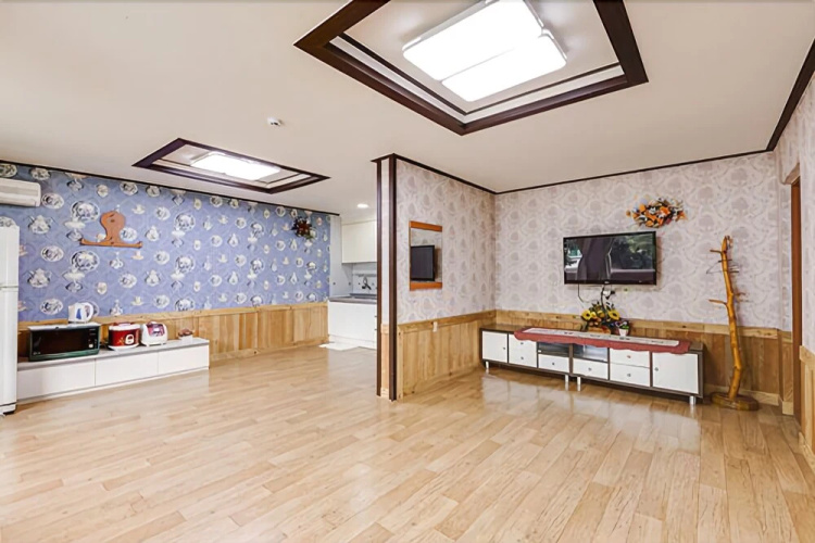 Taean Beach Green Pine Pension