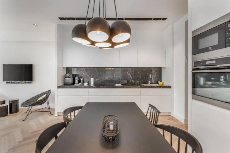 Stunning and design 2BDR Apartment