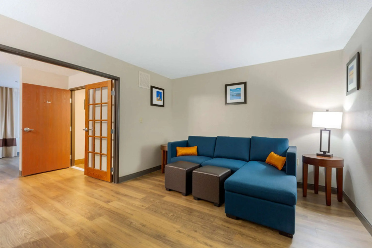 Comfort Inn & Suites Milford