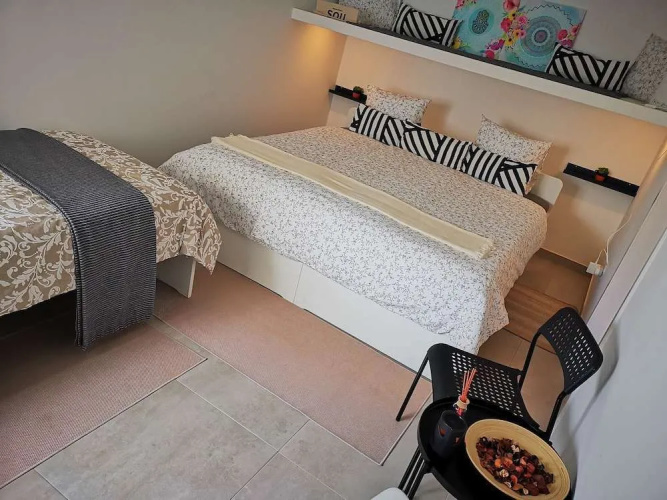 Private Couple Room On Caparica Poshtel