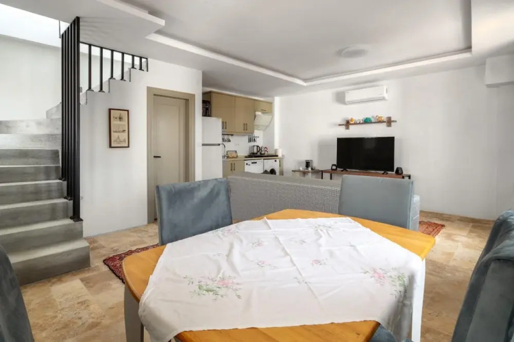 Rustic House With View Balcony in Ayvalik