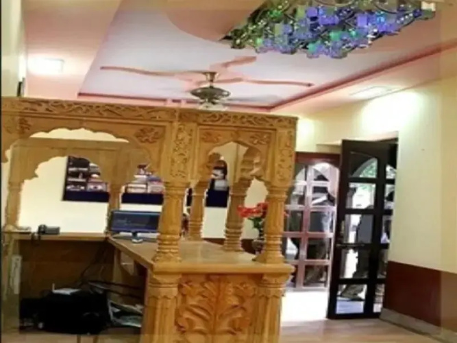 Hotel Maru Palace