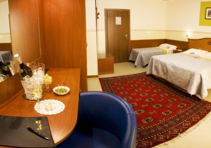 Standard Triple room