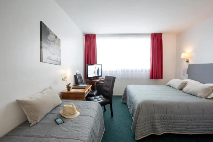 Standard Triple room