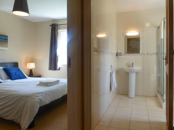 3 Bedrooms Cottage
