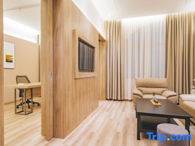 Deluxe Double Suite