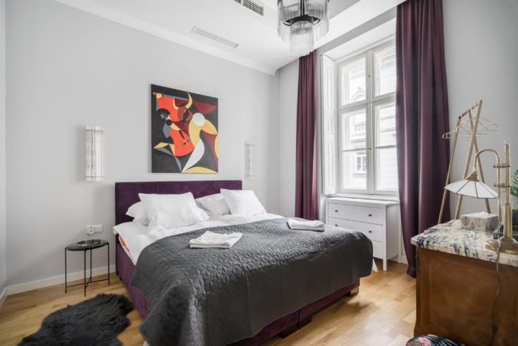 3 Bedrooms Apartment