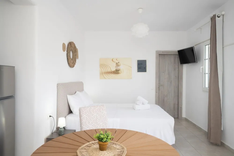 Island Nest Mykonos Suite w Shared Pool