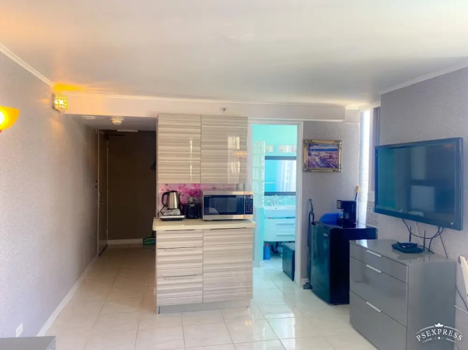 Hawaiian Monarch 1503 Condo by Redawning