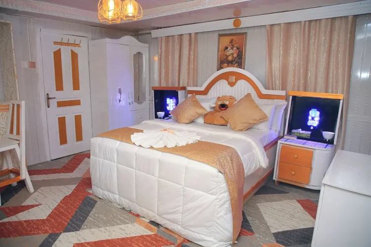 Afrikando Royal Castle
