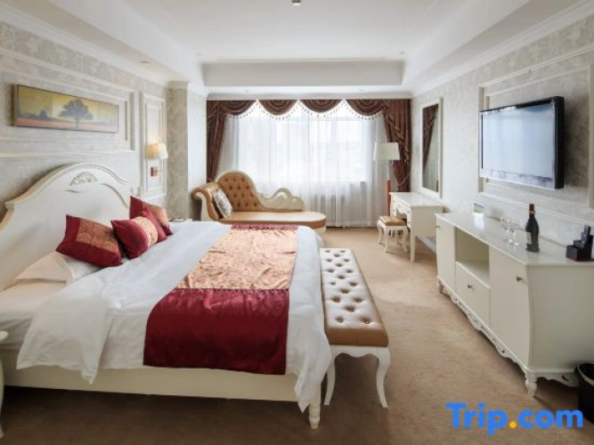 Deluxe Suite