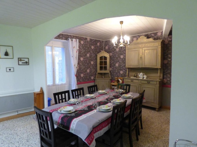 4 Bedrooms Cottage