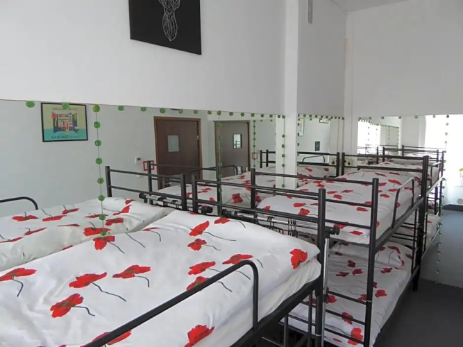 FlyFly Hostel