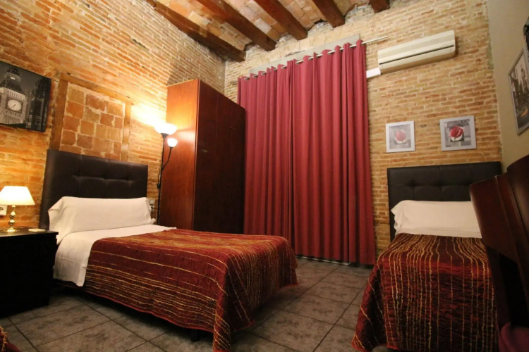 Hostal Orleans