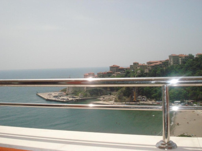 2 Bedrooms Apartment with balcony and with sea view