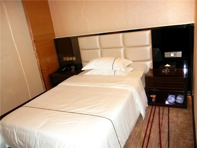 Junri Holiday Hotel