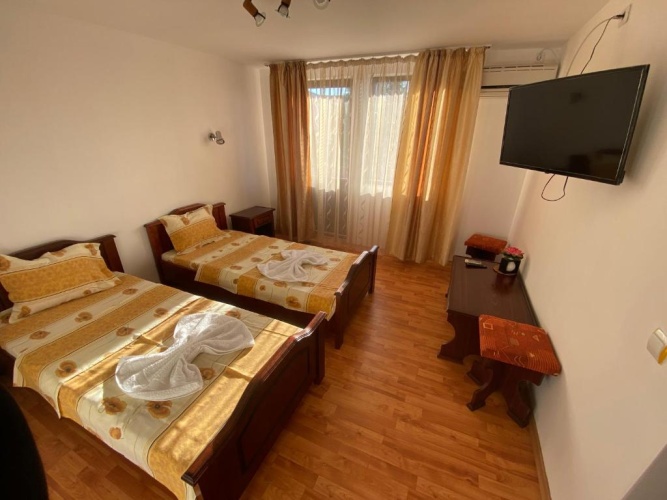 Standard Twin room with balcony