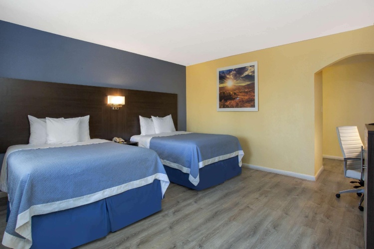 Standard Quadruple room