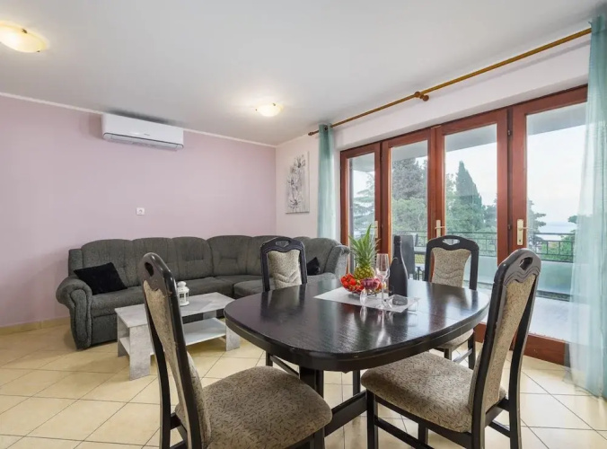 Charming Lovran Apartments With Wonderful Sea View