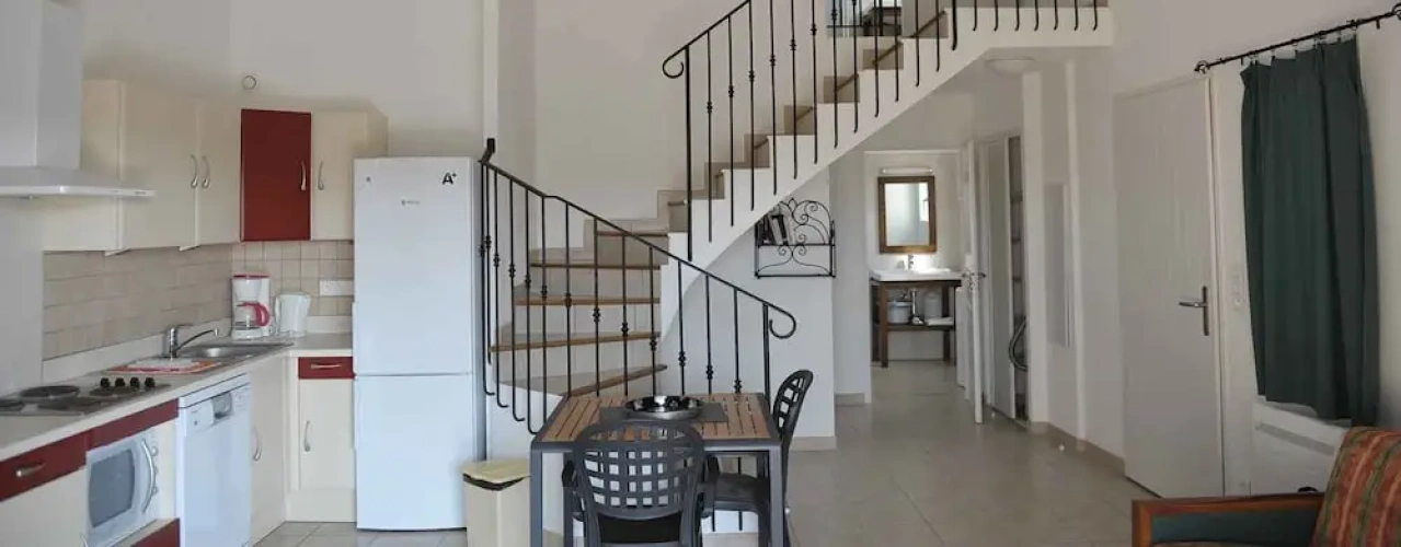 2 Bedrooms Apartment