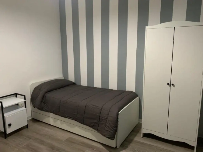 Standard Quadruple Basement room
