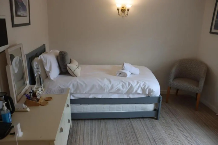 Mariners Hotel