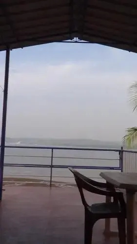 Damodar Guest House