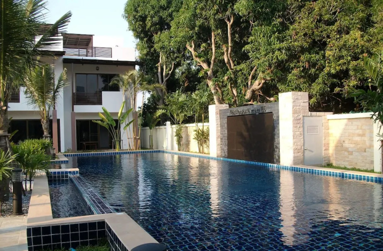VIP Chain Resort