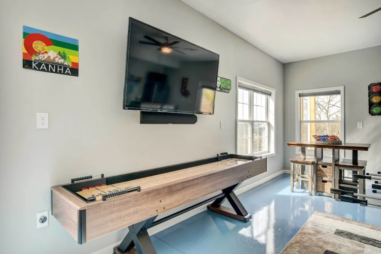 Hot Tub + Game Room! Secluded Branson Escape