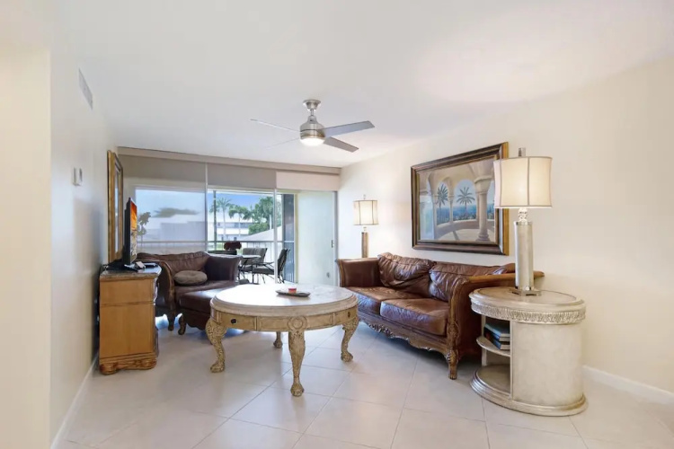 Olde Naples Condo #811