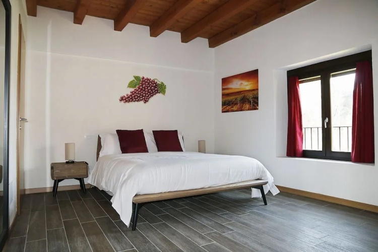 Smart Rooms & Restaurant