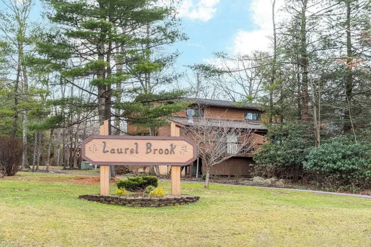 Laurel Brook 39 by Taylor Made Deep Creek