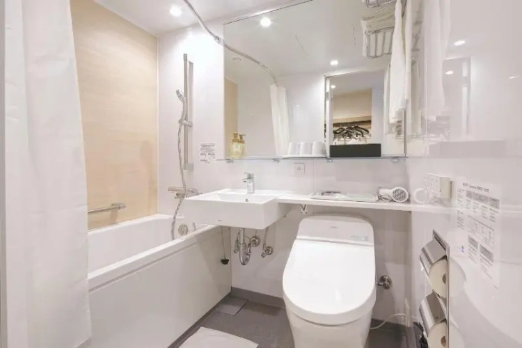 Standard Triple room with view