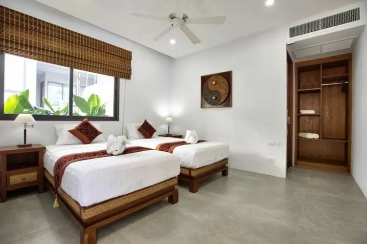 7 Bed Beautiful Beach Front Villa