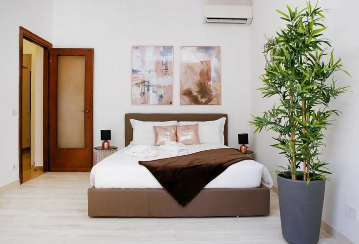 Trastevere Apartment with Patio