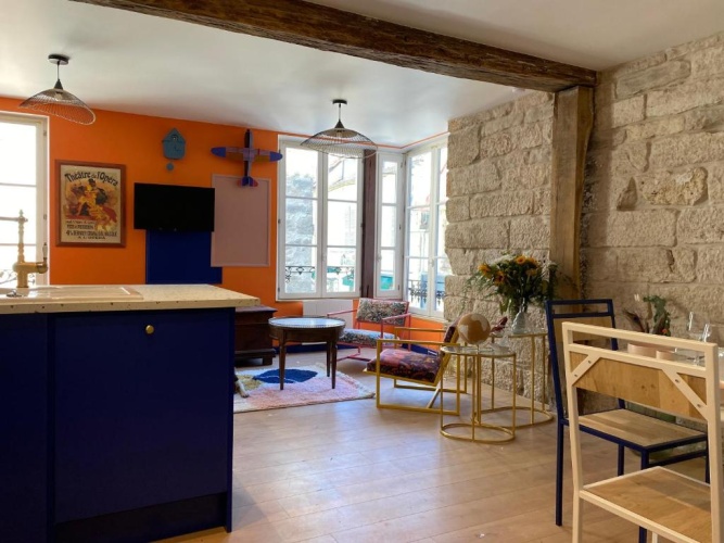 2 Bedrooms Apartment