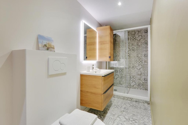 1 Bedroom Apartment