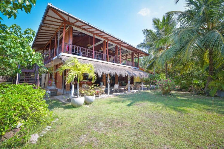 4 Bedrooms Villa
