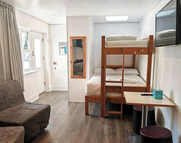 Reef Lodge Apartments