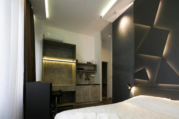 East & West Apartments