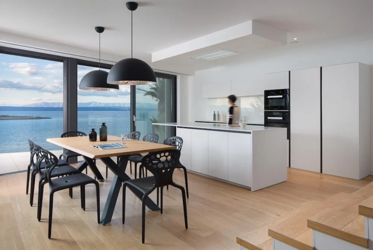 4 Bedrooms Villa